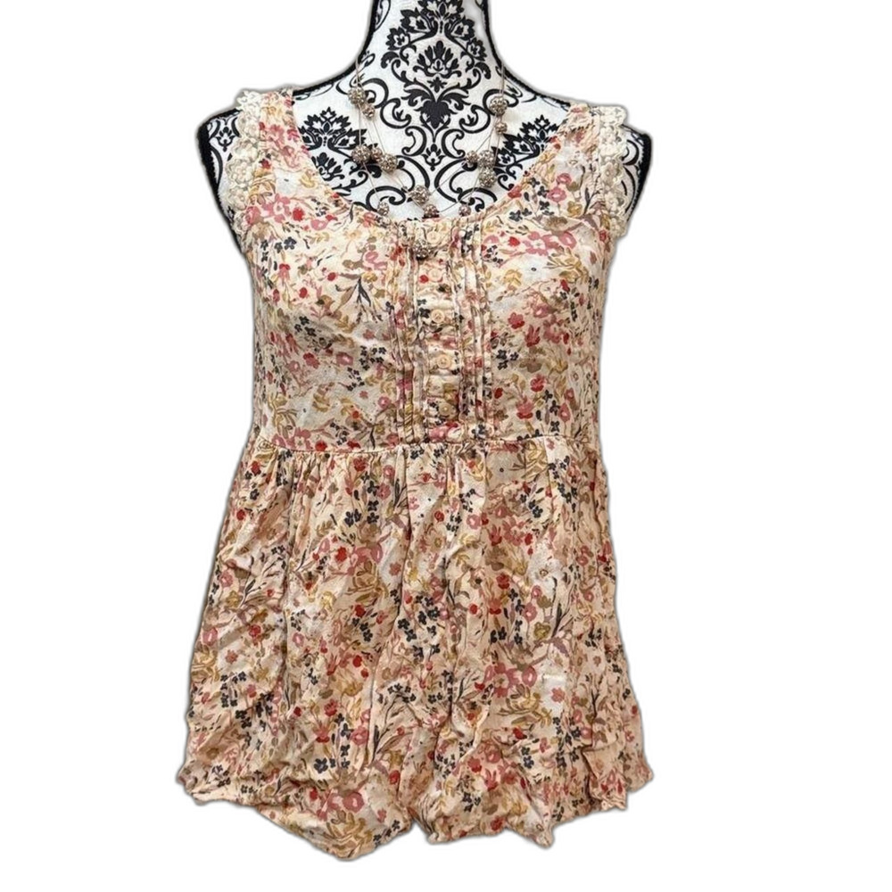 Charming floral tank top